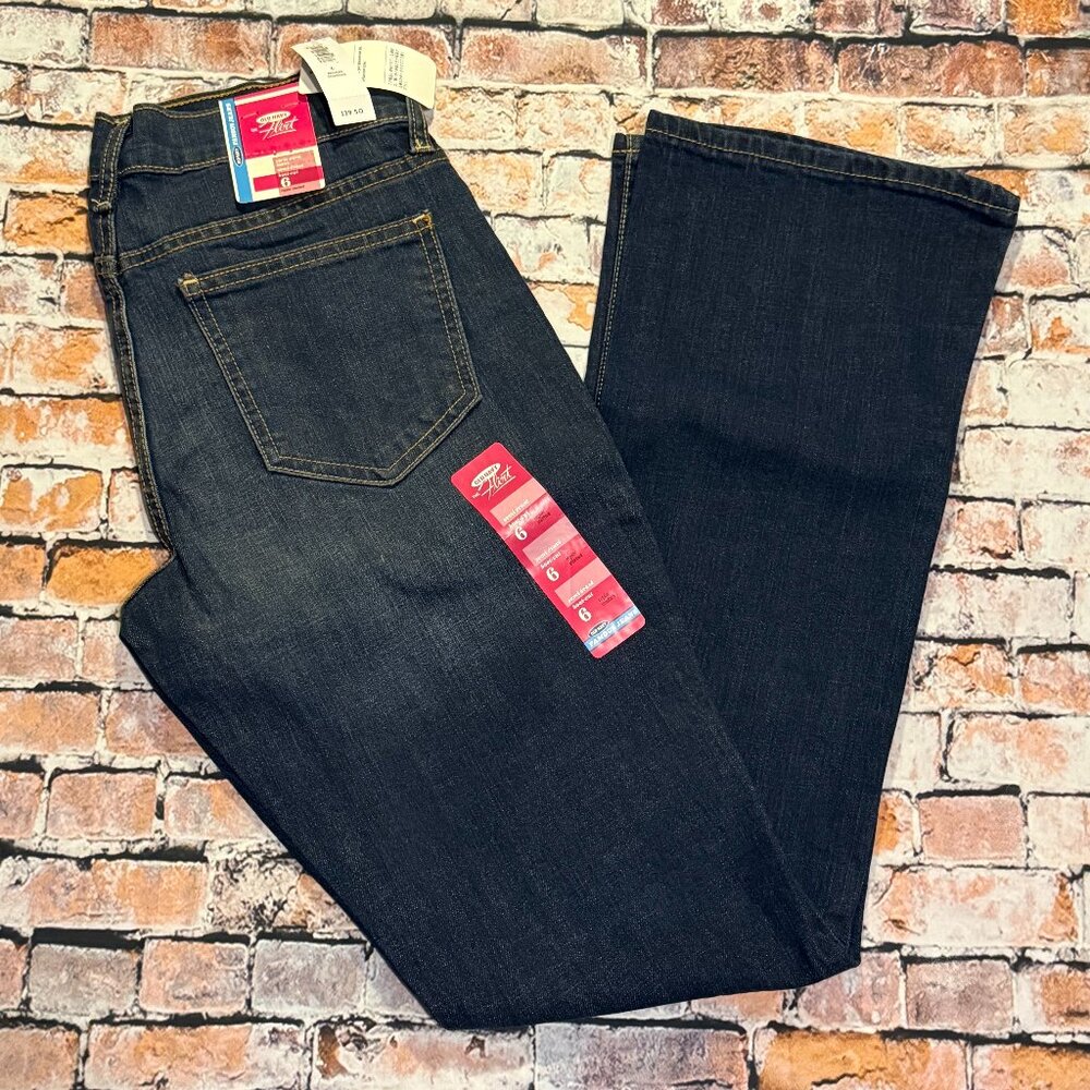 NWT OLD NAVY Women's The Flirt Boot Cut Blue Denim Jeans SIZE 6 Regular (WJ-04)